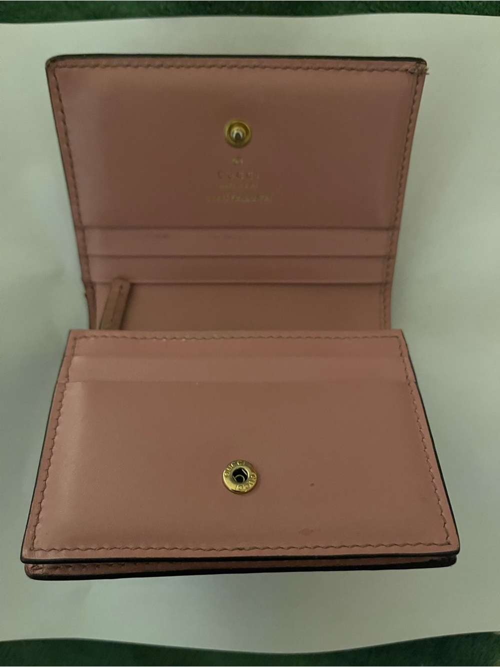 Gucci Pink Embossed Leather Wallet with Red Cherry Appliqué - Picture 2 of 3
